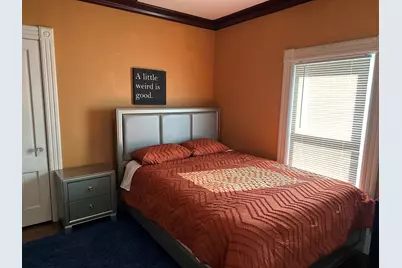 434 Pleasant St, Holyoke, MA 01040 - Photo 12