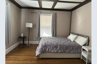 434 Pleasant St, Holyoke, MA 01040 - Photo 8