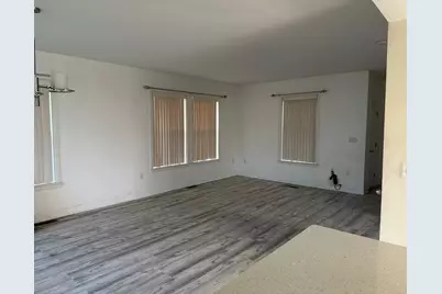 9 Mechanic St #9, Lawrence, MA 01841 - Photo 8