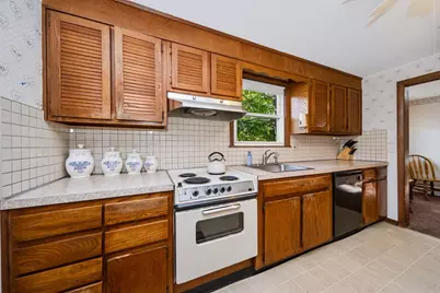 18 Meadow Ln, Lunenburg, MA 01462 - Photo 6