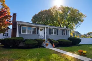 28 Olive St, Winchester, MA 01890 - Photo 1