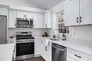 47 Brookfield Rd, North Brookfield, MA 01535 - Photo 12