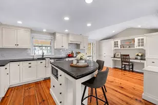 946 Main St, Hingham, MA 02043 - Photo 6