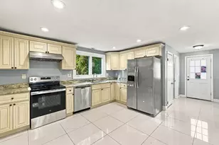 267 Middle St, Weymouth, MA 02189 - Photo 12