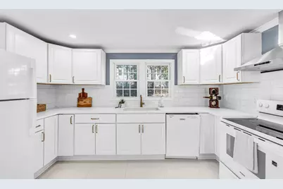 9 Sherburne Ave, Worcester, MA 01606 - Photo 12