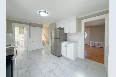 19 Agnes St, Springfield, MA 01118 - Photo 8
