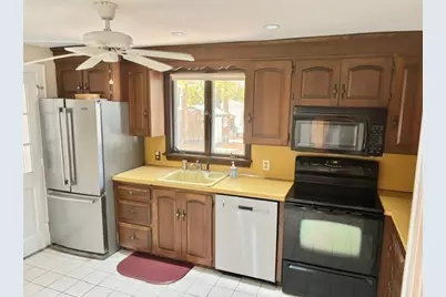62 Oak St, Stoneham, MA 02180 - Photo 2