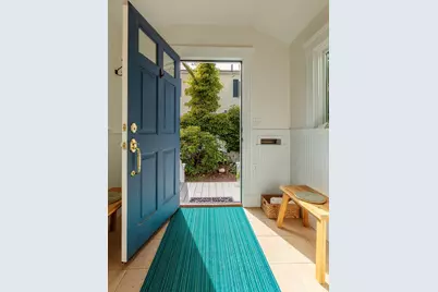 7 Camden Place, Cambridge, MA 02138 - Photo 4