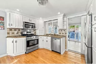 559 Main St, Watertown, MA 02472 - Photo 8