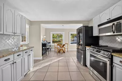 1272 Mammoth Rd, Dracut, MA 01826 - Photo 14