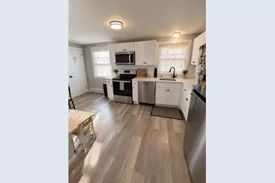 207 Overland St, Springfield, MA 01118 - Photo 12