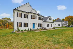 23 Clearview St, Grafton, MA 01519 - Photo 2