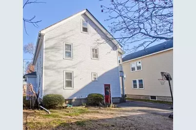 26-28 Saint James Cir, Springfield, MA 01104 - Photo 8