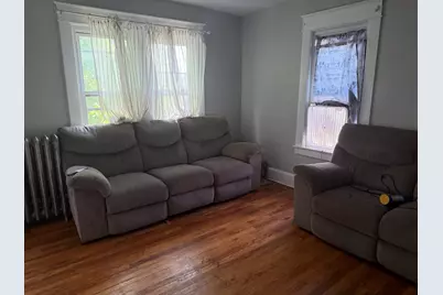 26-28 Saint James Cir, Springfield, MA 01104 - Photo 4