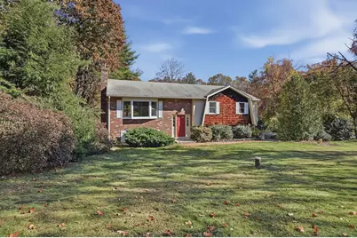 27 Hillside Drive, Sturbridge, MA 01566 - Photo 2
