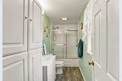 31 Bunker Hill Ave, Lowell, MA 01850 - Photo 14
