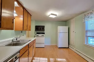 103 Elm St, Leominster, MA 01453 - Photo 4