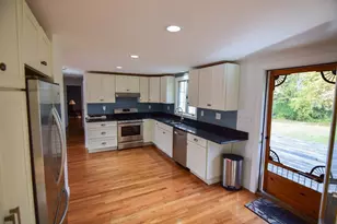26 Cedar St, Hopkinton, MA 01748 - Photo 8