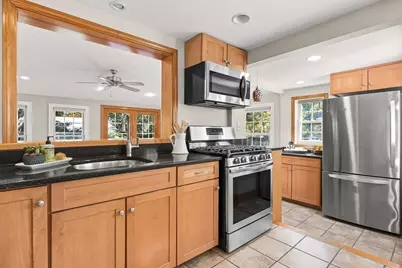 198 South Rd, Bedford, MA 01730 - Photo 10