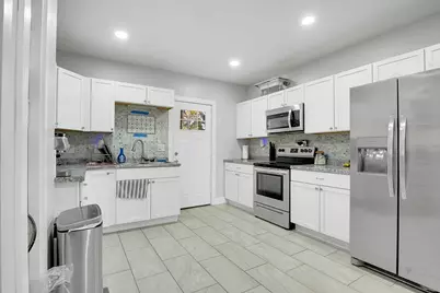 70 Buckingham St, Springfield, MA 01109 - Photo 12