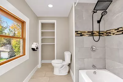 70 Buckingham St, Springfield, MA 01109 - Photo 24