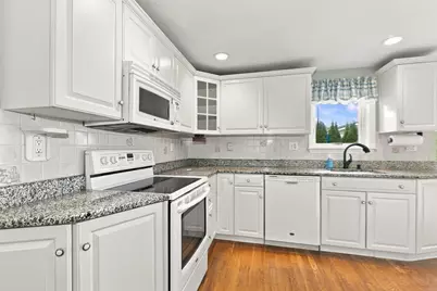 8 Walsh Ave, Stoneham, MA 02180 - Photo 24
