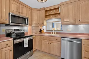 95 Laurelwood Dr, Hopedale, MA 01747 - Photo 10