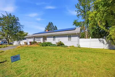 771 East St, Ludlow, MA 01056 - Photo 4