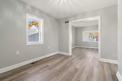 133 Grattan St, Chicopee, MA 01020 - Photo 10
