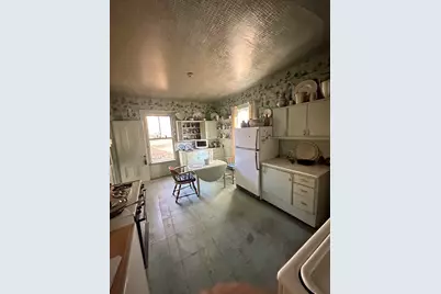 16 Pine St, Wakefield, MA 01880 - Photo 12