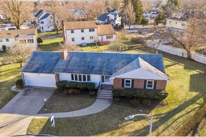 286 Fitzmaurice Cir, Belmont, MA 02478 - Photo 1