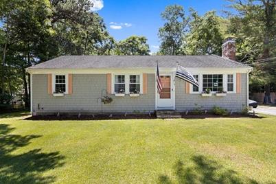 34 Porthole Dr, Mashpee, MA 02649 - Photo 1