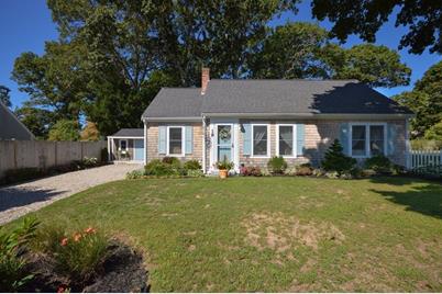 19 Amvets Ave, Falmouth, MA 02540 - Photo 1