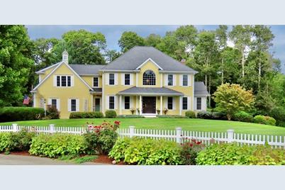 10 Wagon Trl, Lakeville, MA 02347 - Photo 1