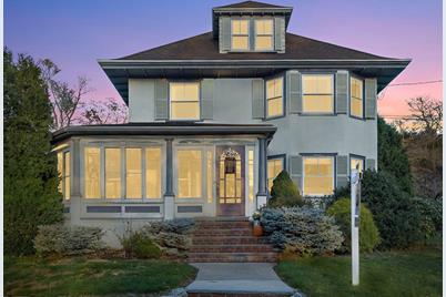 40 Arlington Rd, Woburn, MA 01801 - Photo 1