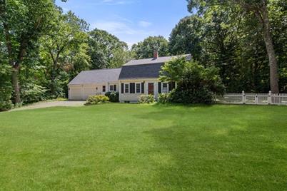 680 Wellesley St #1, Weston, MA 02493 - Photo 1