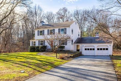 4 Meadowbrook Rd, Dover, MA 02030 - Photo 1