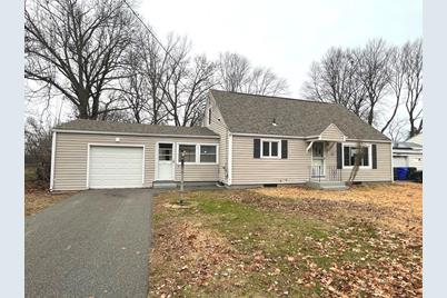 26 Brewster St, Springfield, MA 01119 - Photo 1