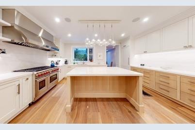 9 Chestnut Street, Boston, MA 02108 - Photo 1