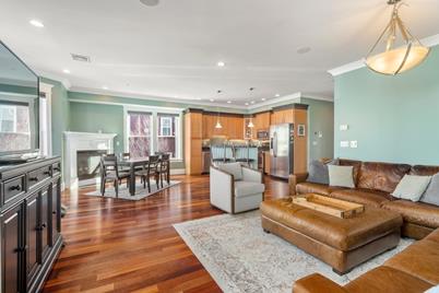25 Mount Vernon St #3, Boston, MA 02125 - Photo 1