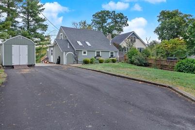 16 Taylor St, Georgetown, MA 01833 - Photo 1