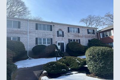 124 Lake Shore Rd #2, Boston, MA 02135 - Photo 1