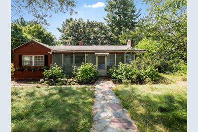 102 Malwood Ave, Dracut, MA 01826 - Photo 1