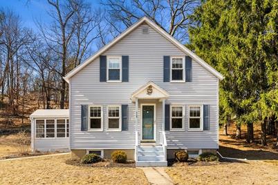 15 Longwood Road, Reading, MA 01867 - Photo 1