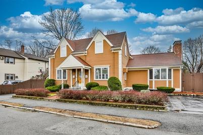 10 Brook Ave, Wakefield, MA 01880 - Photo 1