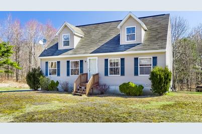 82 Ragged Hill Rd, Hubbardston, MA 01452 - Photo 1