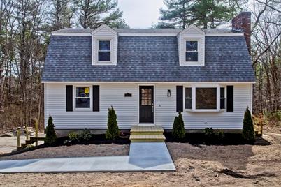 57 Quaker St, Northbridge, MA 01534 - Photo 1