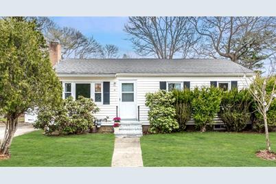 4 Claire Road, Amesbury, MA 01913 - Photo 1