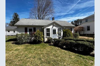 12 Seagrave St #12, Uxbridge, MA 01569 - Photo 1