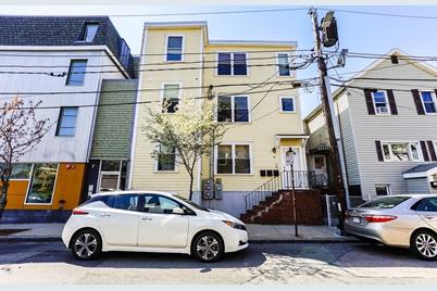 33 Warren St #2, Cambridge, MA 02141 - Photo 1